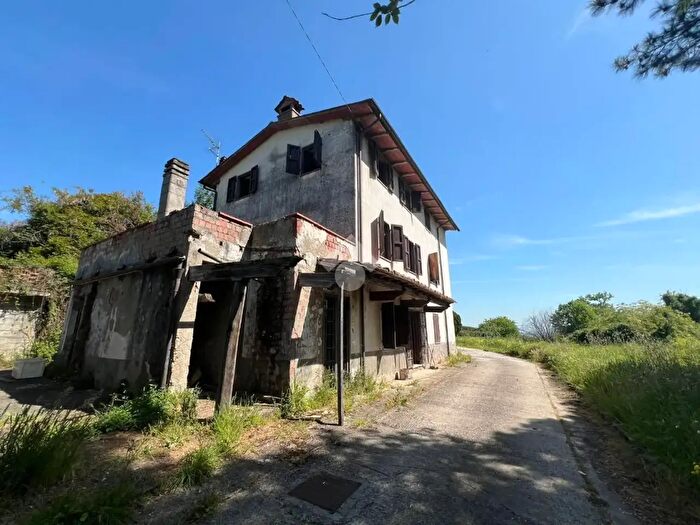 Casa con 5 locali in vendita in Via della Quarra, Capannori