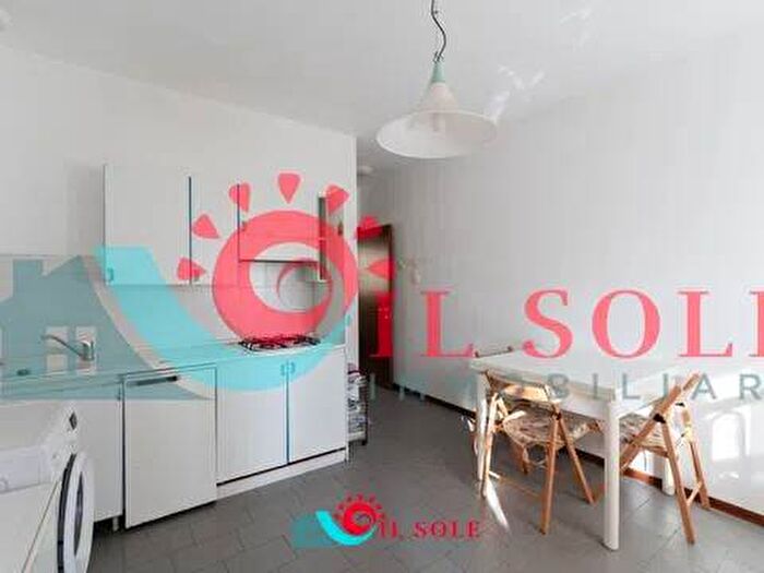 Appartamento trilocale in affitto in Via Degli Oleandri, Tirrenia, Pisa