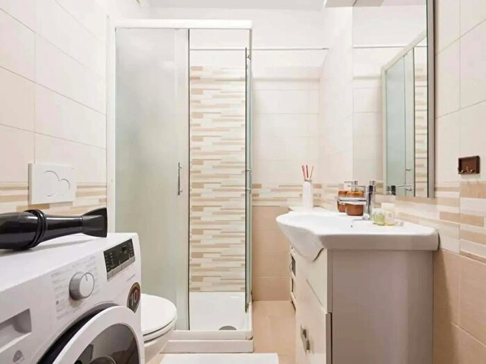 Appartamento monolocale in affitto in Via Vitruvio, Milano