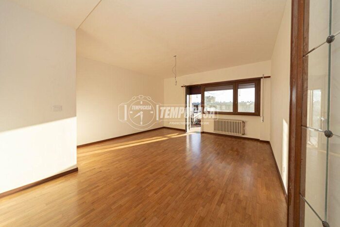 Appartamento quadrilocale in vendita in Via Laura, Perugia