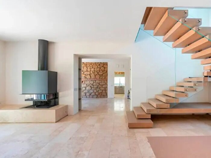 Casa con 6 locali in vendita in Via Raffaello Sanzio, Latina