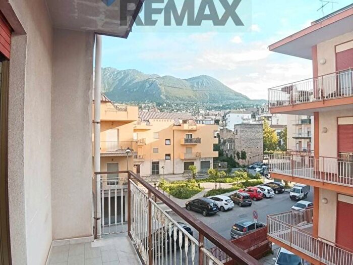 Appartamento con 5 locali in affitto in via Don Luigi Sturzo, Centro, Carini