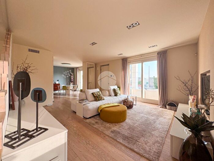 Casa quadrilocale in vendita in Piazza Conte Treccani Alfieri, Montichiari