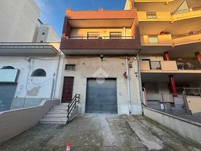 Casa quadrilocale in vendita in Via Osanna, Brindisi
