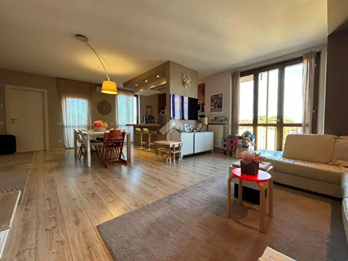 Appartamento trilocale in vendita in Via Giovanni Pascoli, Arzago DAdda