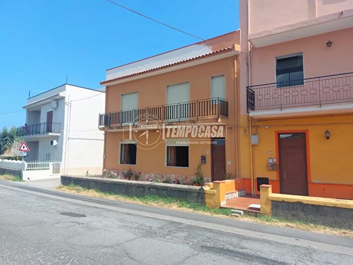 Appartamento quadrilocale in vendita in Via Madonna del Boschetto, Milazzo
