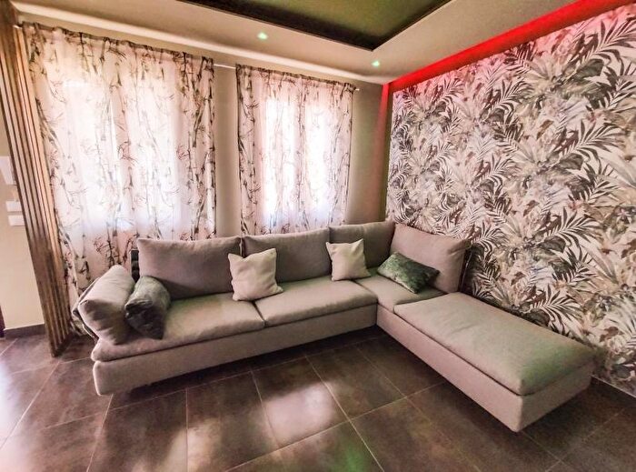 Appartamento bilocale in vendita in Via FLli Bandiera, Desenzano Del Garda