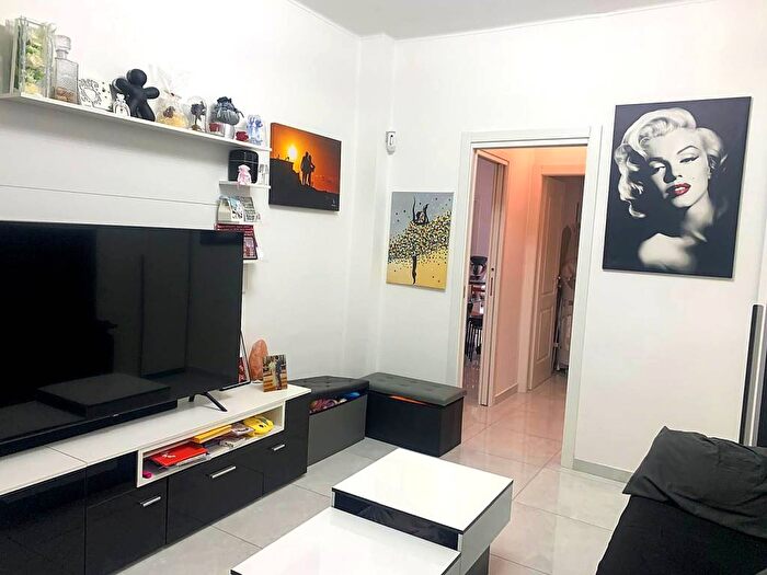 Appartamento trilocale in affitto in Via Cesare Brivio, Dergano, Milano