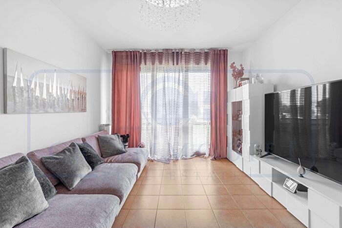 Appartamento trilocale in vendita in Via Riccardo Zandonai, Bollate