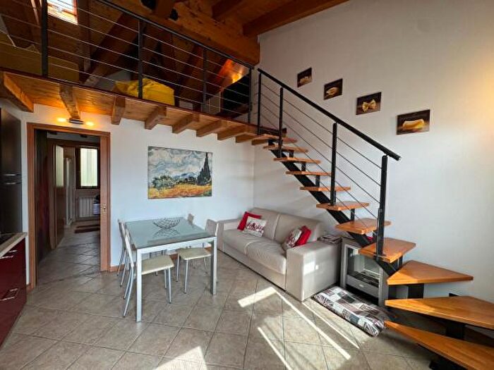 Appartamento trilocale in vendita in Via Poggio Ama, Selvino