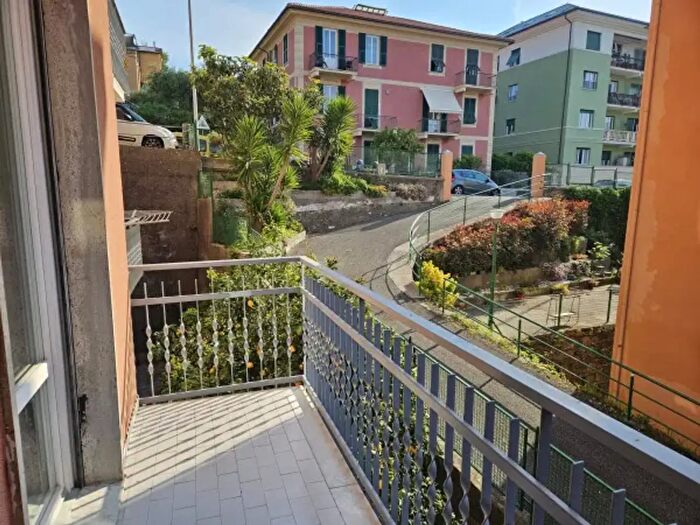 Appartamento trilocale in affitto in Viale Devoto, Chiavari