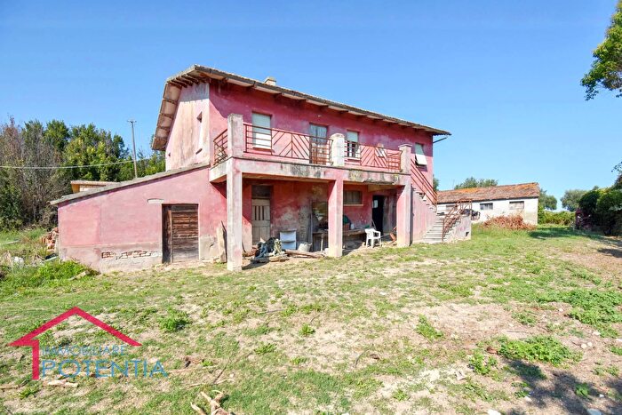 Casa con 5 locali in vendita in Cda Asola, Potenza Picena
