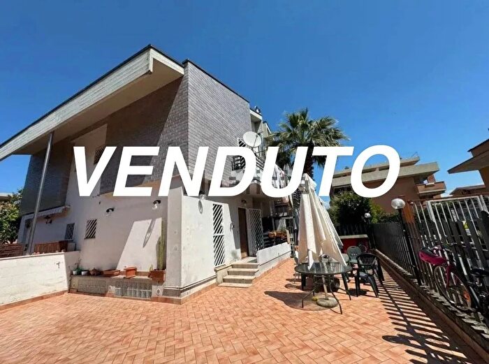 Casa con 6 locali in vendita in Via del Fontanile Anagnino Roma, Roma