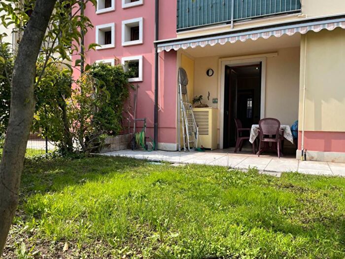 Appartamento bilocale in affitto in Via Alessandro Crescini, Gargagnago San Giorgio di Valpolicella, Sant'Ambrogio di Valpolicella