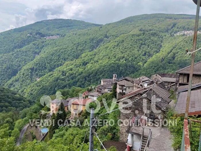 Casa con 6 locali in vendita in Via Roma, Curiglia Con Monteviasco