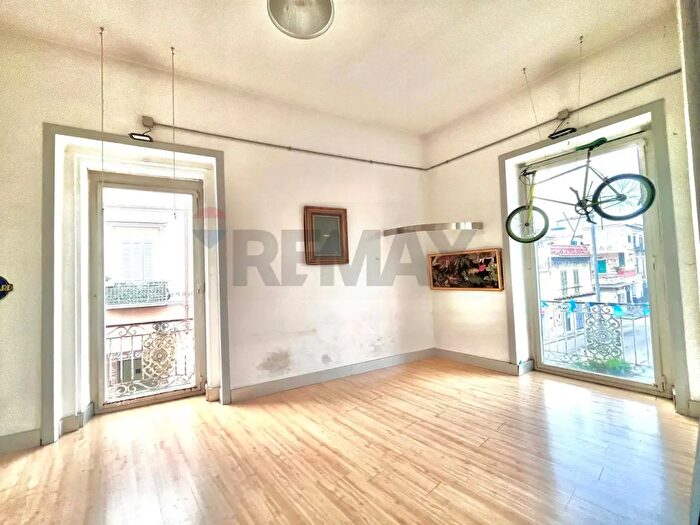 Appartamento con 7 locali in vendita in Caivano