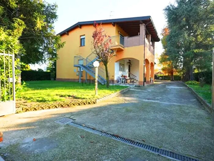 Casa con 6 locali in vendita in Via Toscana, Parma
