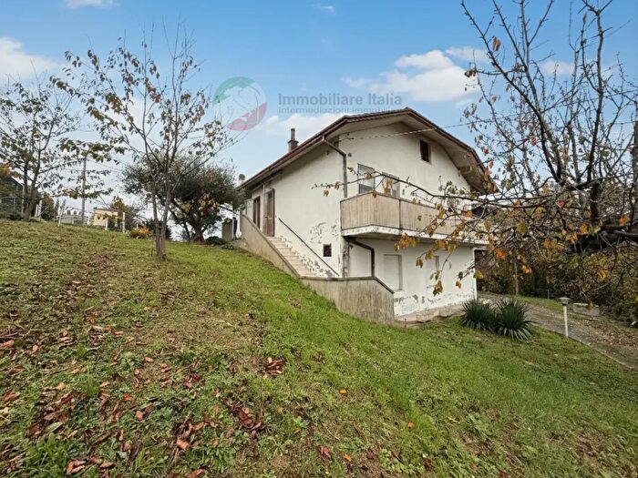 Casa con 9 locali in vendita in Via Roma, Saludecio