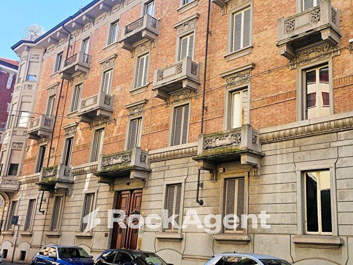 Appartamento con 6 locali in affitto in Via Giuseppe Talucchi, San Donato, Torino