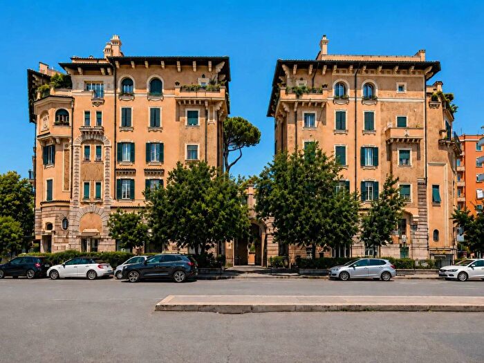 Appartamento quadrilocale in affitto in Piazza Tuscolo, San Giovanni, Roma