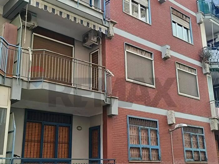 Appartamento con 5 locali in vendita in Napoli