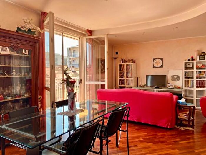 Appartamento con 6 locali in vendita in Via Tripoli, Voghera