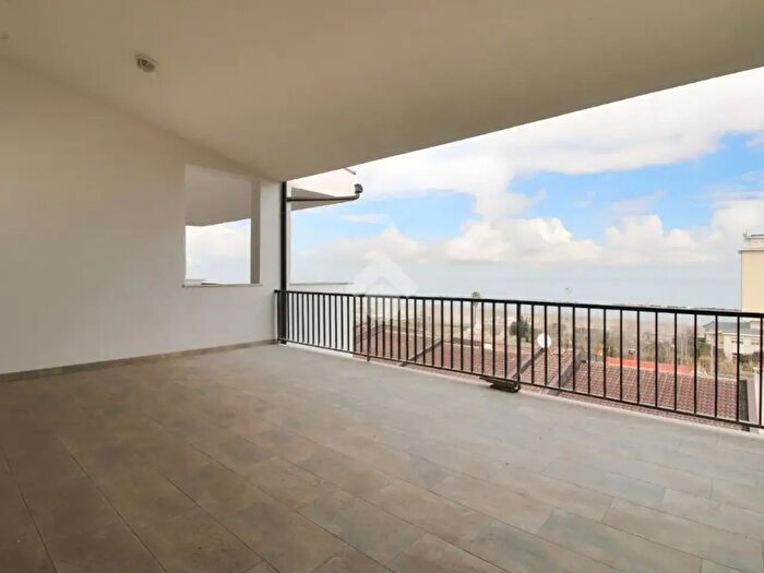 Appartamento trilocale in vendita in Viale Europa, Ortona