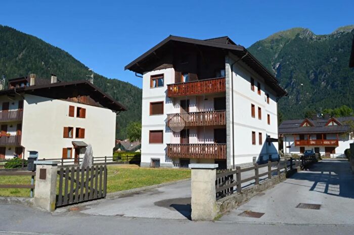 Appartamento bilocale in vendita in Via S Rocco, Carisolo