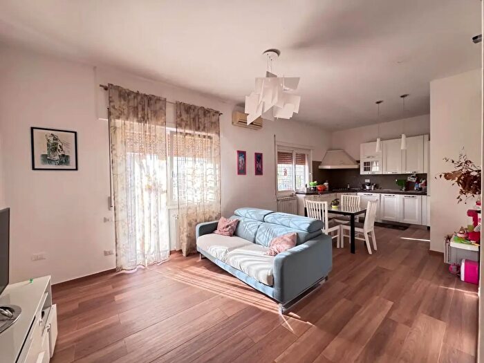 Appartamento quadrilocale in vendita in Via Andrea del Verrocchio, Roma