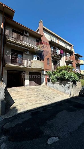Appartamento con 6 locali in vendita in Via Giuseppe Ballo, Catania