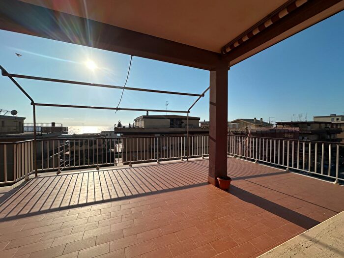 Appartamento bilocale in vendita in Via Svezia, Pomezia