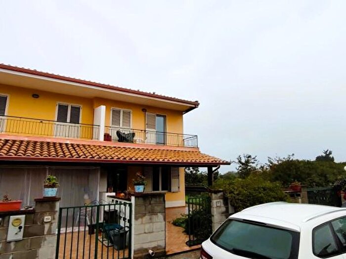 Casa con 6 locali in vendita in Via Messina, Patti