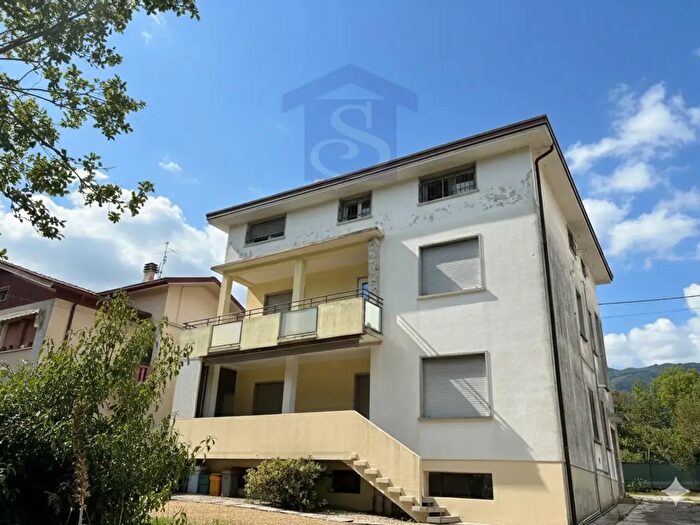 Appartamento con 5 locali in vendita in Aviano