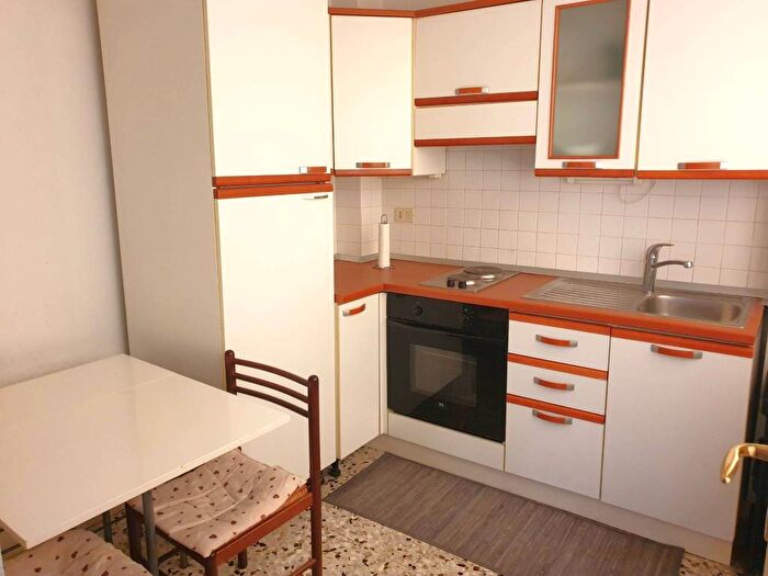 Appartamento trilocale in affitto in Borgo Zaccagni, Centro Storico, Parma