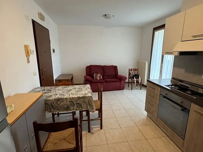 Appartamento in affitto in Via Stringher, Fontanafredda