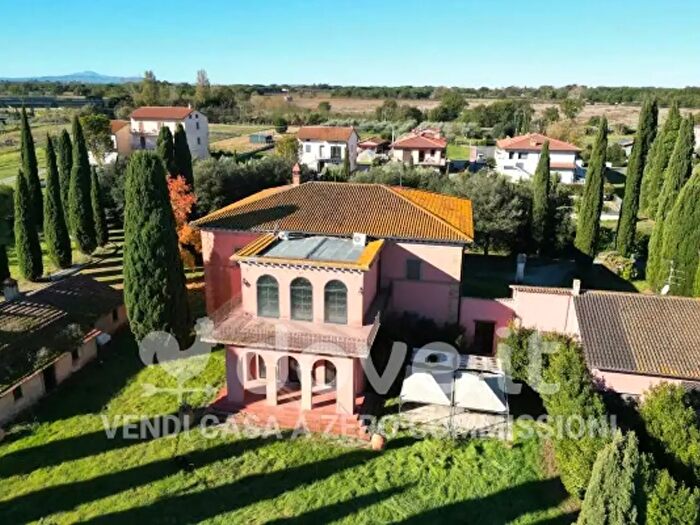 Casa con 6 locali in vendita in Località Cascina Snc, Castiglione Del Lago