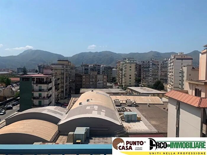 Appartamento con 5 locali in vendita in Corso Calatafimi, Palermo