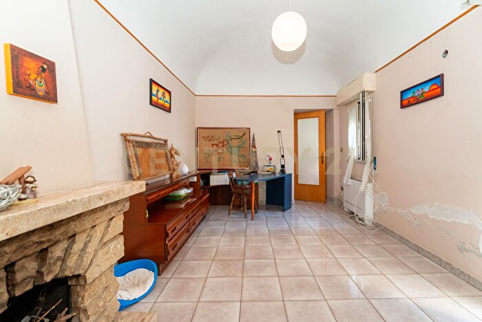 Casa con 9 locali in vendita in Via Sartori, Giarre