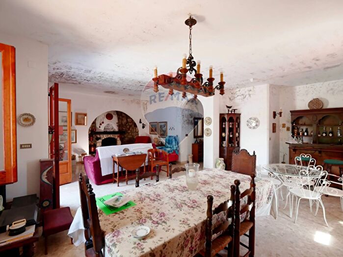 Casa con 5 locali in vendita in Via dellOrsa Maggiore, Mola Di Bari