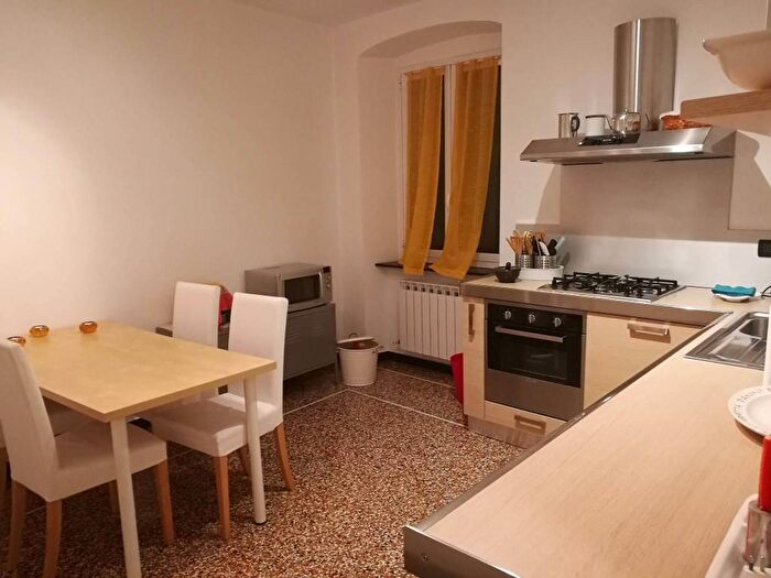 Appartamento trilocale in affitto in Via Sestri, Sestri Ponente, Genova