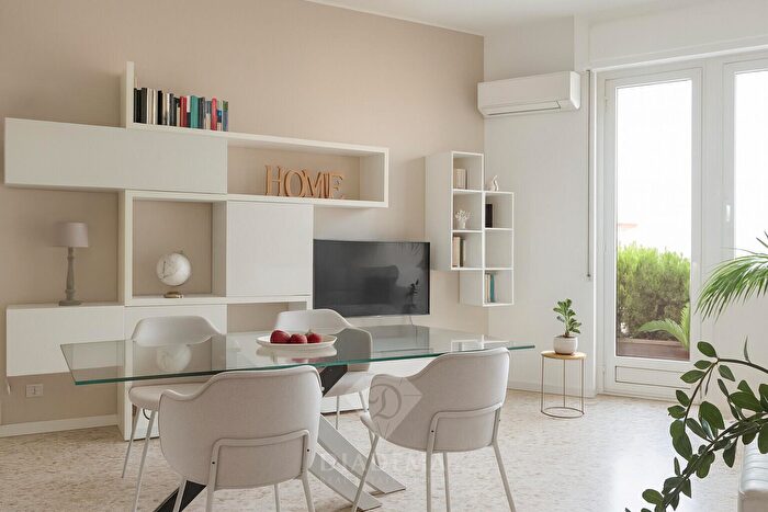 Appartamento trilocale in vendita in Via Monsignor Macchi, Gallarate