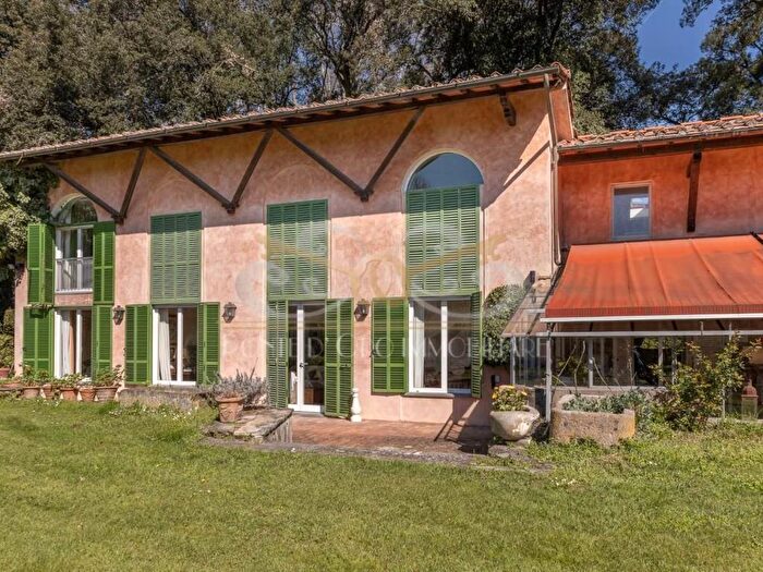 Casa con 6 locali in affitto in Viale dei Pini, Migliarino, Vecchiano