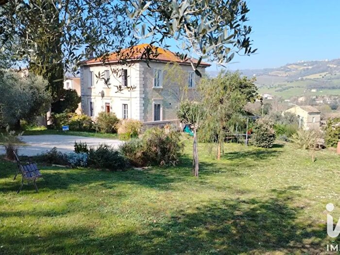 Casa con 12 locali in vendita in Via Villa Santi, Massignano