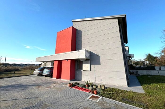 Casa con 5 locali in vendita in Via Verzola, San Possidonio