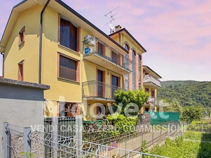 Appartamento trilocale in vendita in Via Piano c, Mesenzana