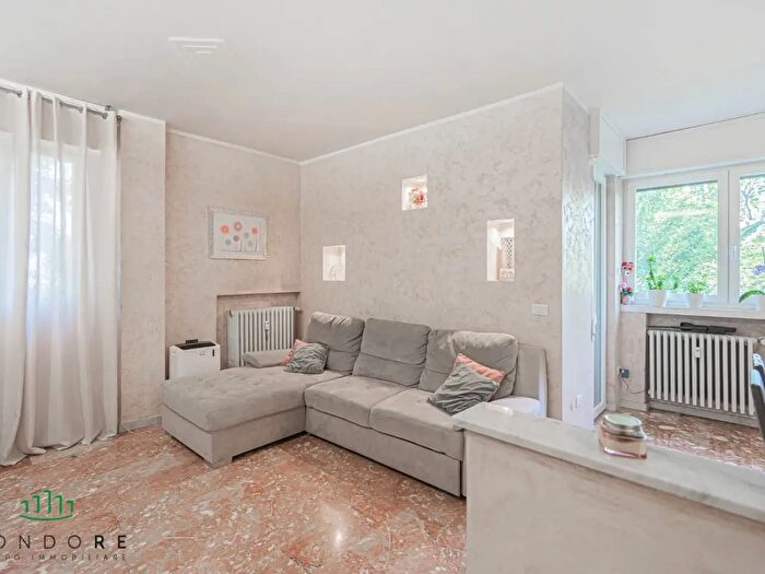 Appartamento quadrilocale in vendita in Via Ambrogio E Pietro Lorenzetti, Bologna