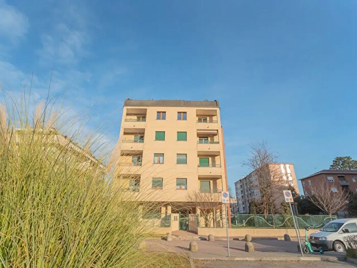 Appartamento con 5 locali in affitto in Europa, Monza