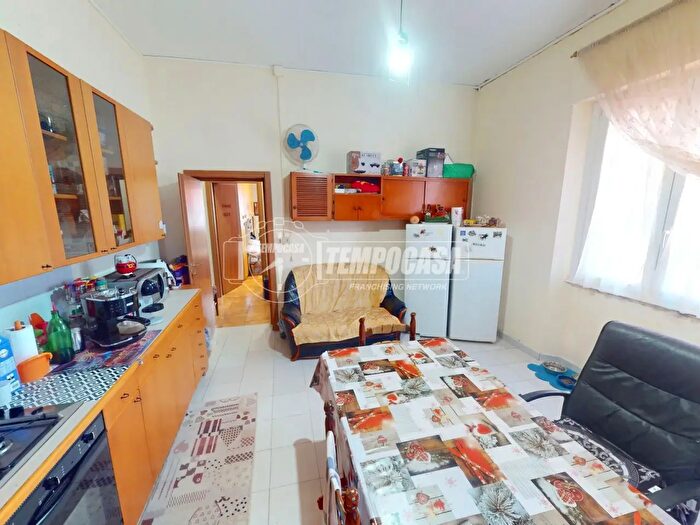 Appartamento trilocale in vendita in Via De Blasiis, Pescara