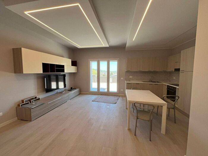 Appartamento bilocale in affitto in Viale Lucrezia della Valle, Santa Maria, Catanzaro