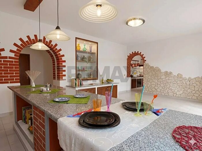 Casa trilocale in vendita in Via Giacomo Matteotti, Pombia